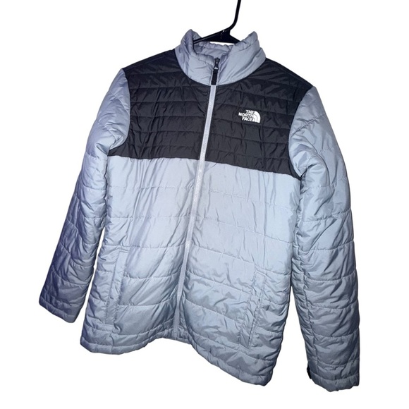 The North Face Two-Tone Quilted Jacket - Picture 9 of 9